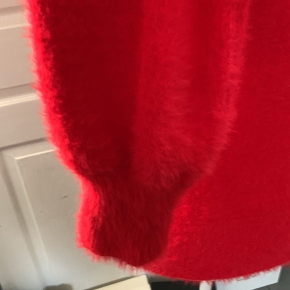 Signature Studio Sweater - Picture 6 of 10